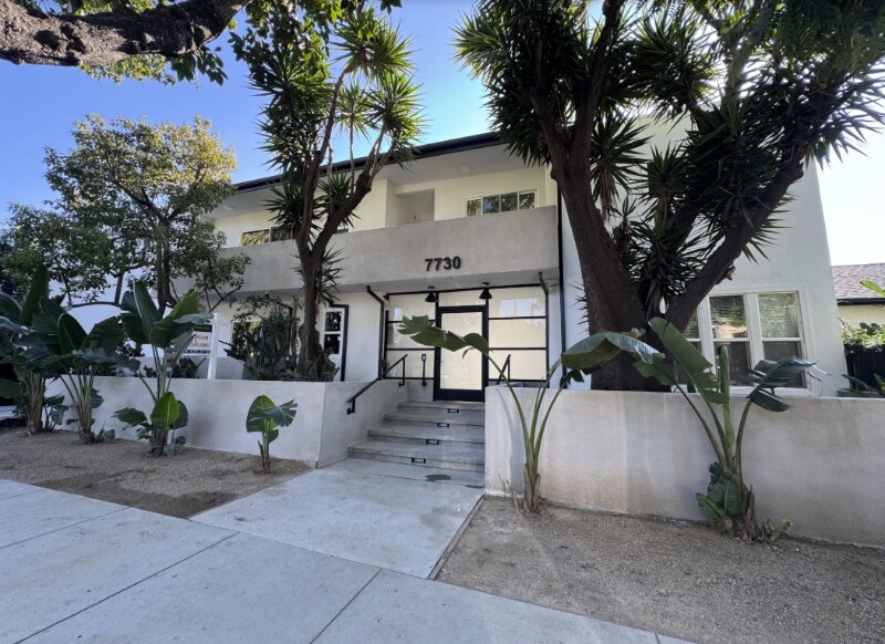 7730 Lexington Ave, Unit Apt 202 in West Hollywood, CA - Building Photo