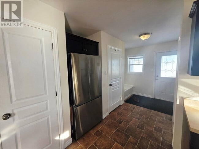 980 Tamarack Dr in Labrador City, NL - Building Photo - Building Photo