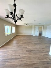5530 Windward Way in New Port Richey, FL - Foto de edificio - Building Photo