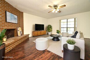 17518 Autumn Trails Ln in Houston, TX - Building Photo