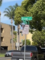 909 Brown St in Santa Ana, CA - Building Photo