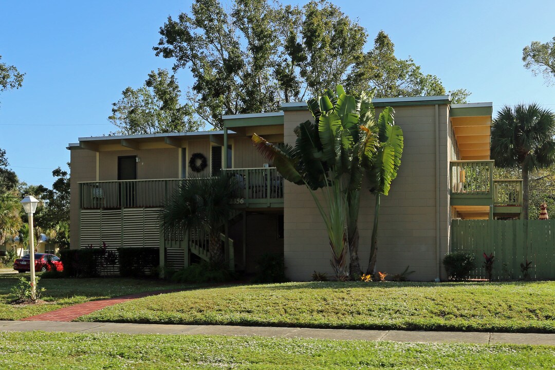 2356 16th Ave in Vero Beach, FL - Foto de edificio