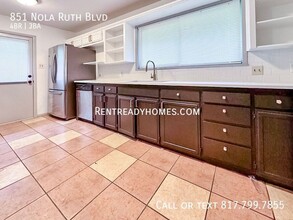 851 Nola Ruth Blvd in Harker Heights, TX - Foto de edificio - Building Photo