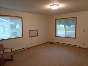 317 5th St S in Grove City, MN - Building Photo - Building Photo