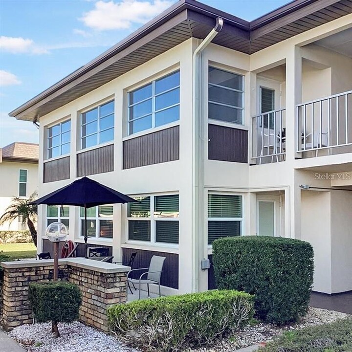 4736 Jasper Dr in New Port Richey, FL - Foto de edificio