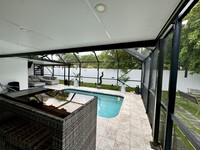 5684 Strawberry Lakes Cir in Greenacres, FL - Foto de edificio - Building Photo