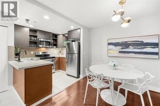 728 14th St W in North Vancouver, BC - Building Photo - Building Photo
