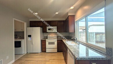 5057 Abuela Dr in San Diego, CA - Building Photo - Building Photo