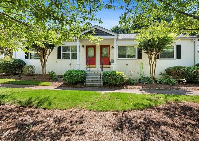 property at 1511 Stone Gate Ln SE