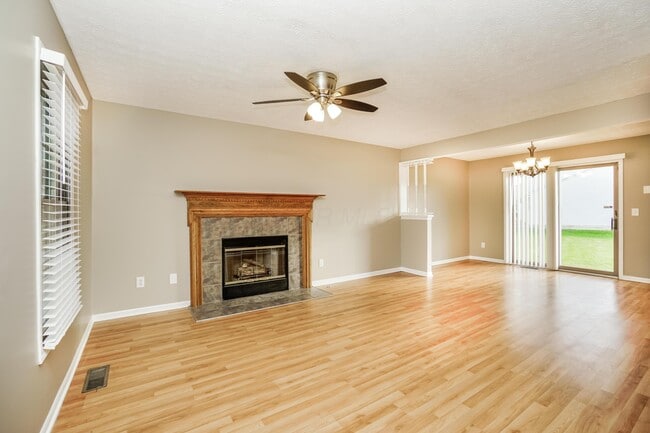 1104 Mullens Ct in Columbus, OH - Building Photo - Building Photo