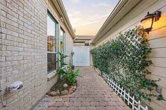 2838 Misty Heath Ln in Houston, TX - Building Photo - Building Photo