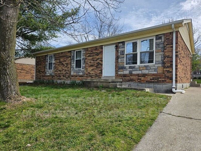 114 Birch Dr in Nicholasville, KY - Building Photo - Building Photo