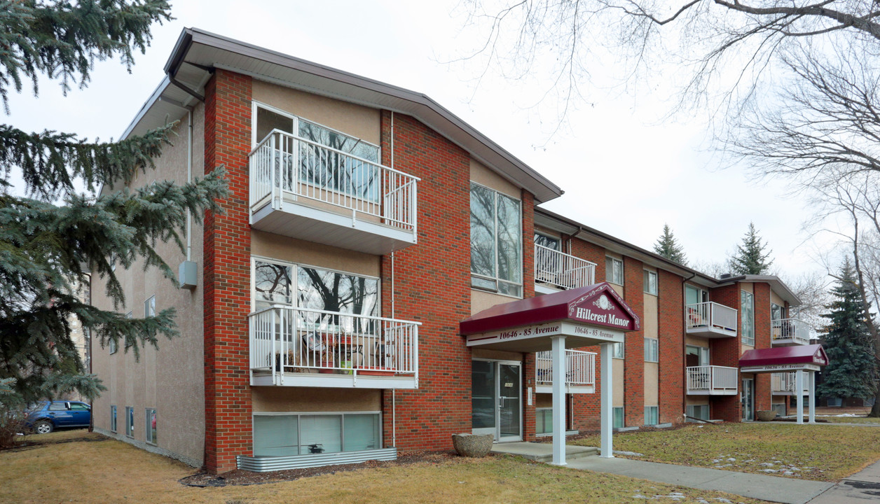 Hillcrest Manor Apartments in Edmonton, AB - Building Photo