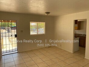 2814 S Coconino Vista in Tucson, AZ - Building Photo - Building Photo