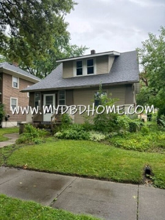 212 Lexington Ct in Fort Wayne, IN - Building Photo