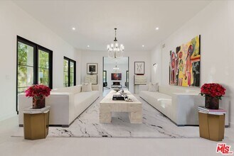 5192 Parkway Calabasas in Calabasas, CA - Building Photo - Building Photo