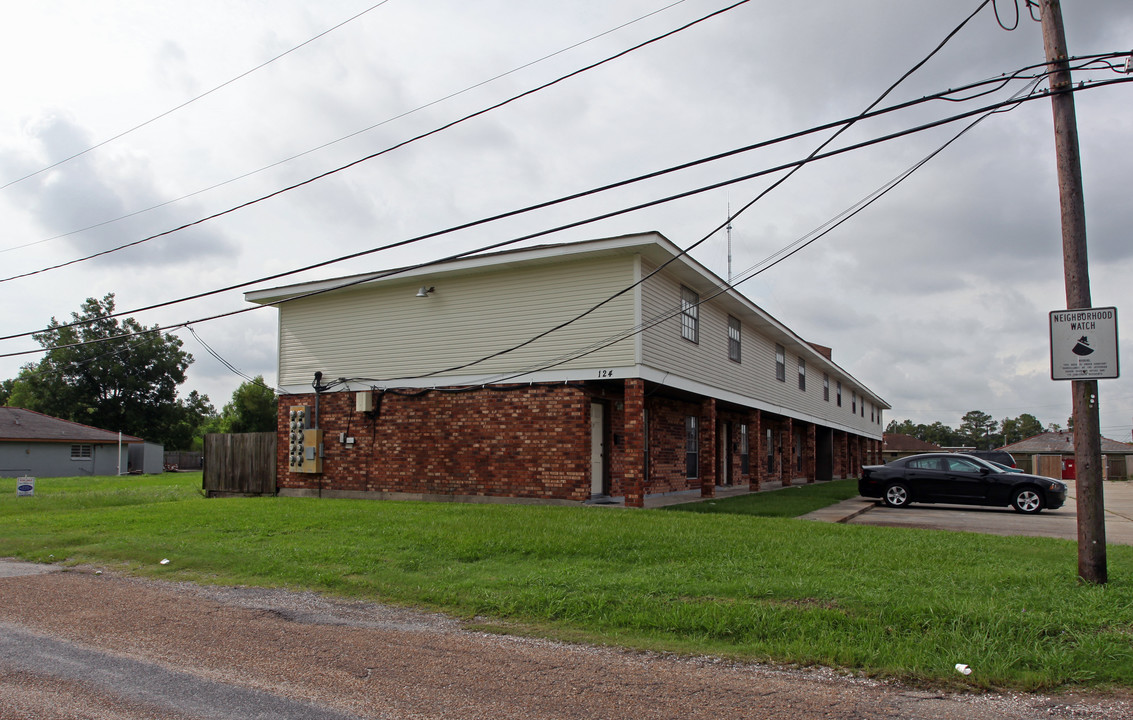 124 Friedrichs Rd in Gretna, LA - Foto de edificio