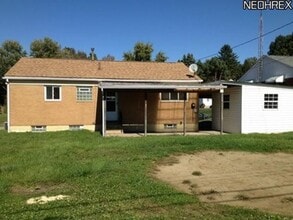 2434 40th St NE in Canton, OH - Building Photo - Building Photo