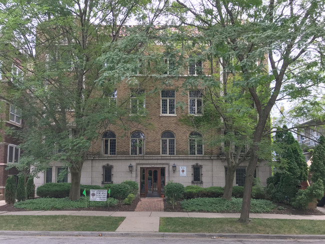 2562 Prospect/Move-in Special in Milwaukee, WI - Foto de edificio - Building Photo