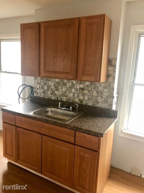 109 Chapel St-Unit -Unit 2R in New Haven, CT - Building Photo - Building Photo