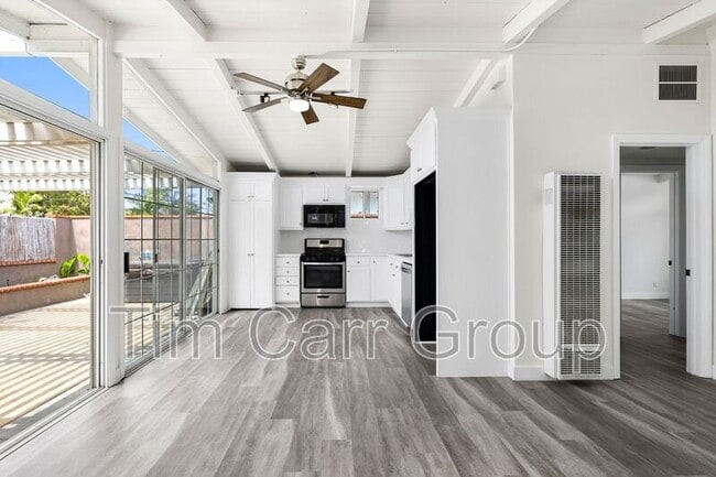 316 E 21st St in Costa Mesa, CA - Foto de edificio - Building Photo