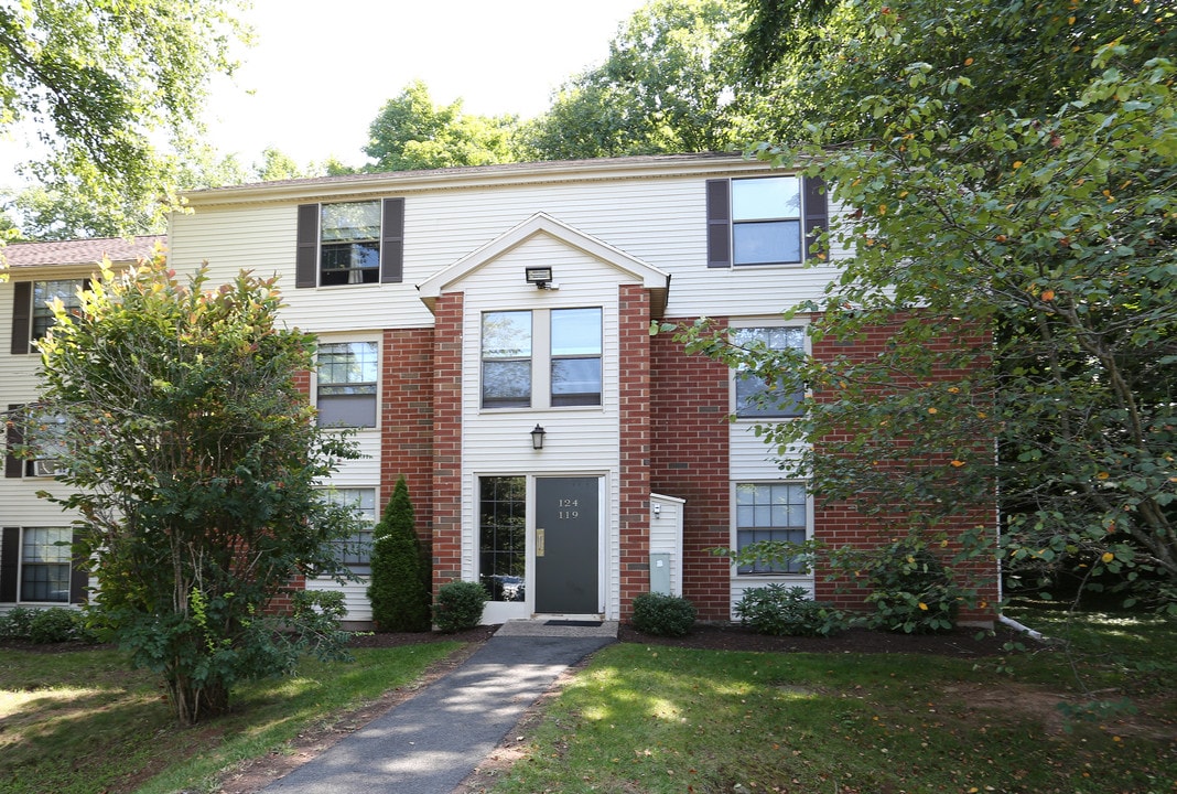 Ridgefield Apartments in Middletown, CT - Foto de edificio