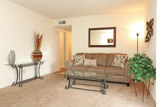 Fort Washington Apartments in Fresno, CA - Foto de edificio - Interior Photo