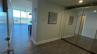 150 E Robinson St, Unit 2306 in Orlando, FL - Building Photo - Building Photo