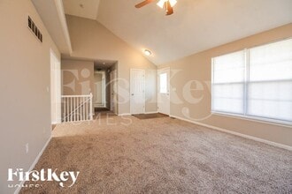 713 Canter St in Raymore, MO - Foto de edificio - Building Photo