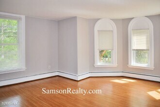 571 Spring St in Newport, RI - Building Photo - Building Photo