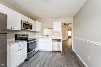 3811 Oil Creek Dr in Indianapolis, IN - Building Photo - Building Photo