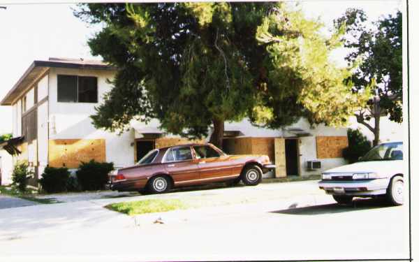 1143 E Flora St in Ontario, CA - Building Photo