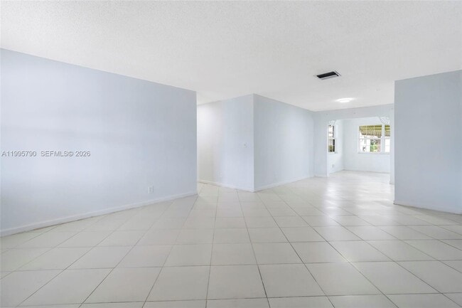 1005 SW 18th St in Boynton Beach, FL - Building Photo - Building Photo