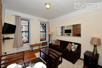 104 W 83rd St-Unit -2A in New York, NY - Building Photo - Building Photo