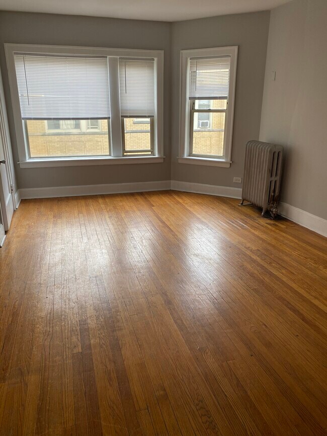 7321 S Ridgeland Ave in Chicago, IL - Building Photo - Building Photo