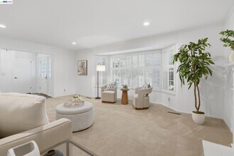 2402 Royal Oaks Dr in Alamo, CA - Building Photo - Building Photo