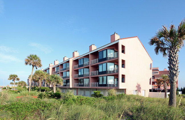 Palm Beach Club in Gulf Breeze, FL - Building Photo - Building Photo