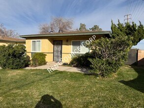 42000 Blueflax Ave in Lancaster, CA - Building Photo - Building Photo