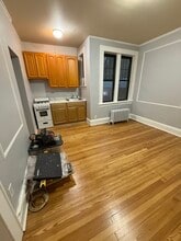 303 E Webster Ave in Roselle Park, NJ - Building Photo - Building Photo