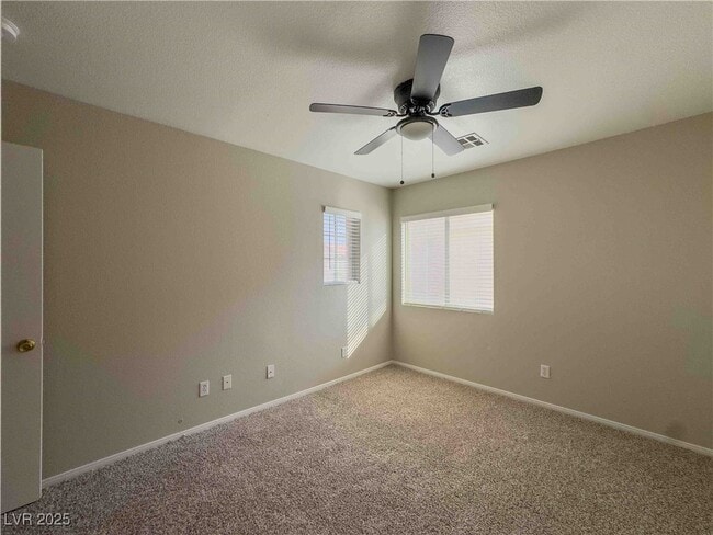 5255 Cedar Bend Dr in North Las Vegas, NV - Foto de edificio - Building Photo