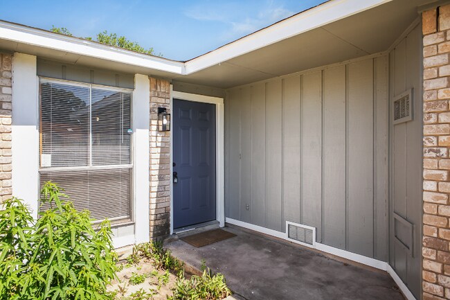 5522 Lochmoor in San Antonio, TX - Foto de edificio - Building Photo