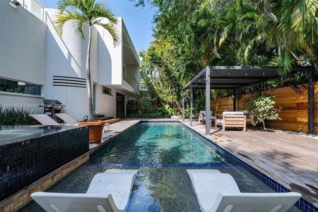 3855 Poinciana Ave in Miami, FL - Building Photo - Building Photo