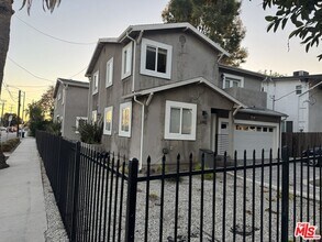 2702 W Bellevue Ave in Los Angeles, CA - Building Photo - Building Photo