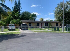 384 SW 17th Terrace in Homestead, FL - Building Photo