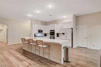 10720 Elm Ridge Ave in Las Vegas, NV - Building Photo - Building Photo