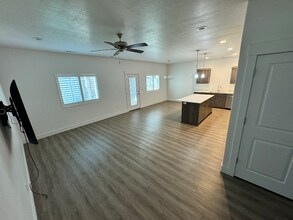 2080 W 1755 S in West Haven, UT - Building Photo - Building Photo