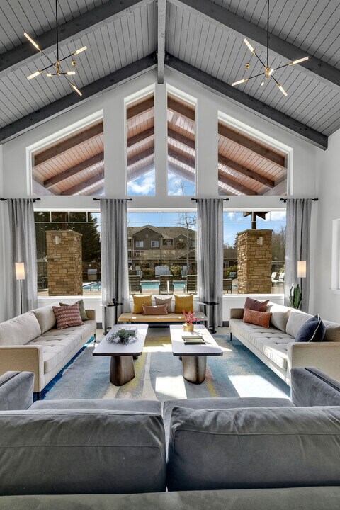 The Meadows in Tacoma, WA - Building Photo