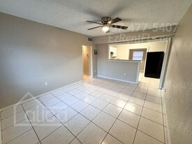 4802 Burgundy Ln in Orlando, FL - Building Photo