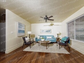 1633 NE Liberty St in Portland, OR - Foto de edificio - Building Photo
