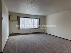 1050 Front St in Casselton, ND - Building Photo - Building Photo